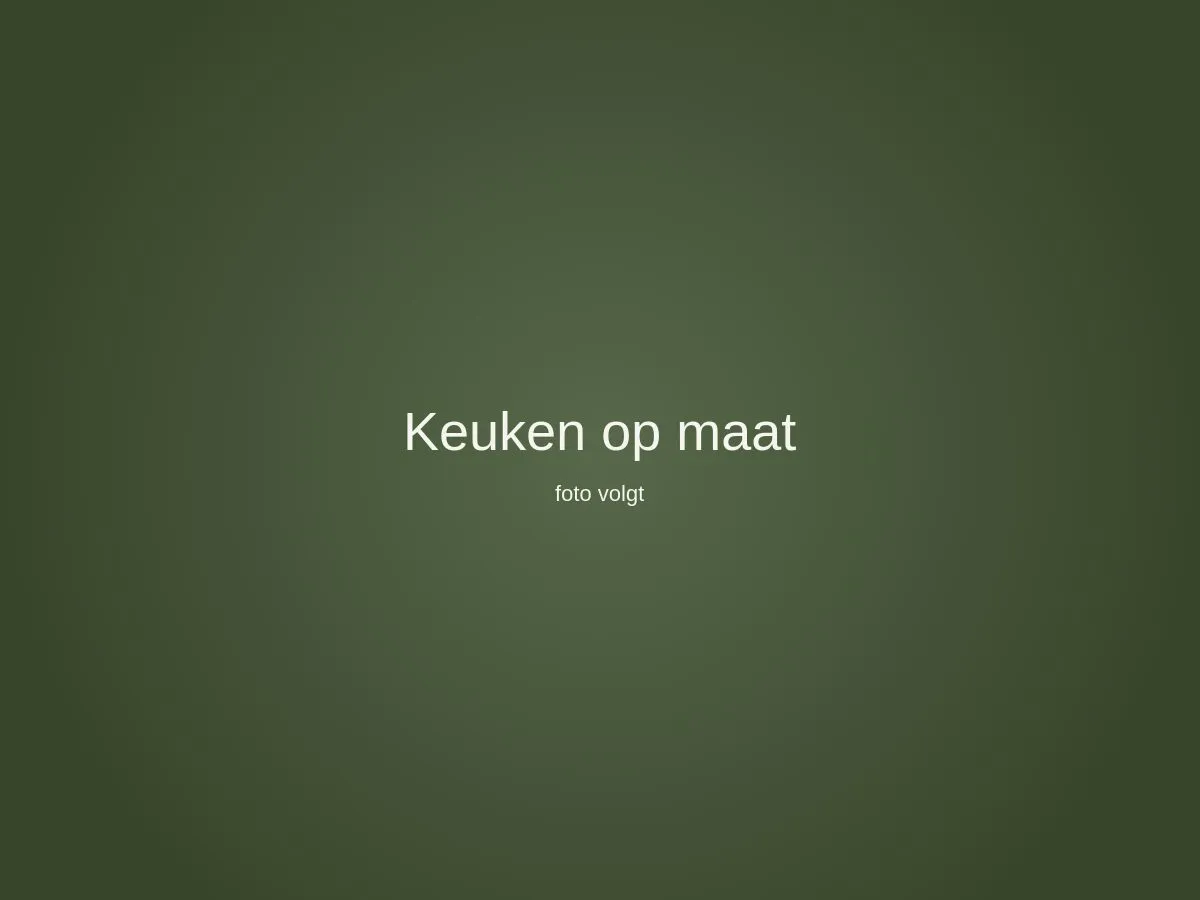 Handgemaakte keuken op maat in massief hout